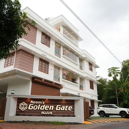 Neom'S Golden Gate Hotel Alwaye Luaran gambar