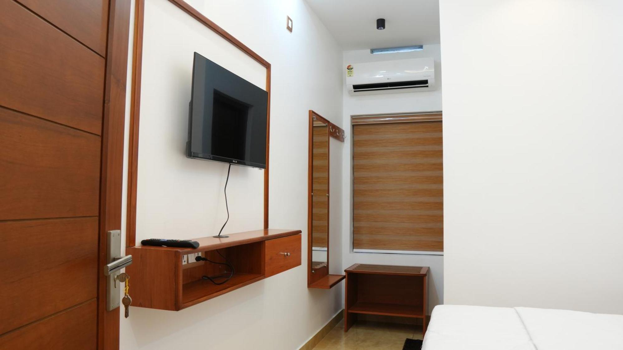 Neom'S Golden Gate Hotel Alwaye Luaran gambar